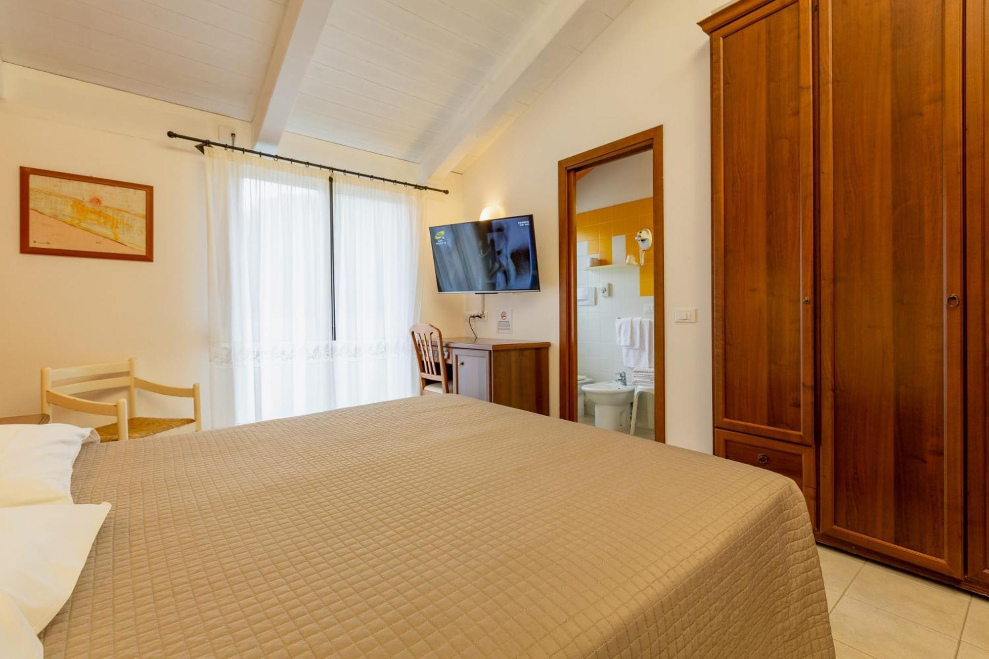 Hotel Columbia Marina Romea Exteriér fotografie