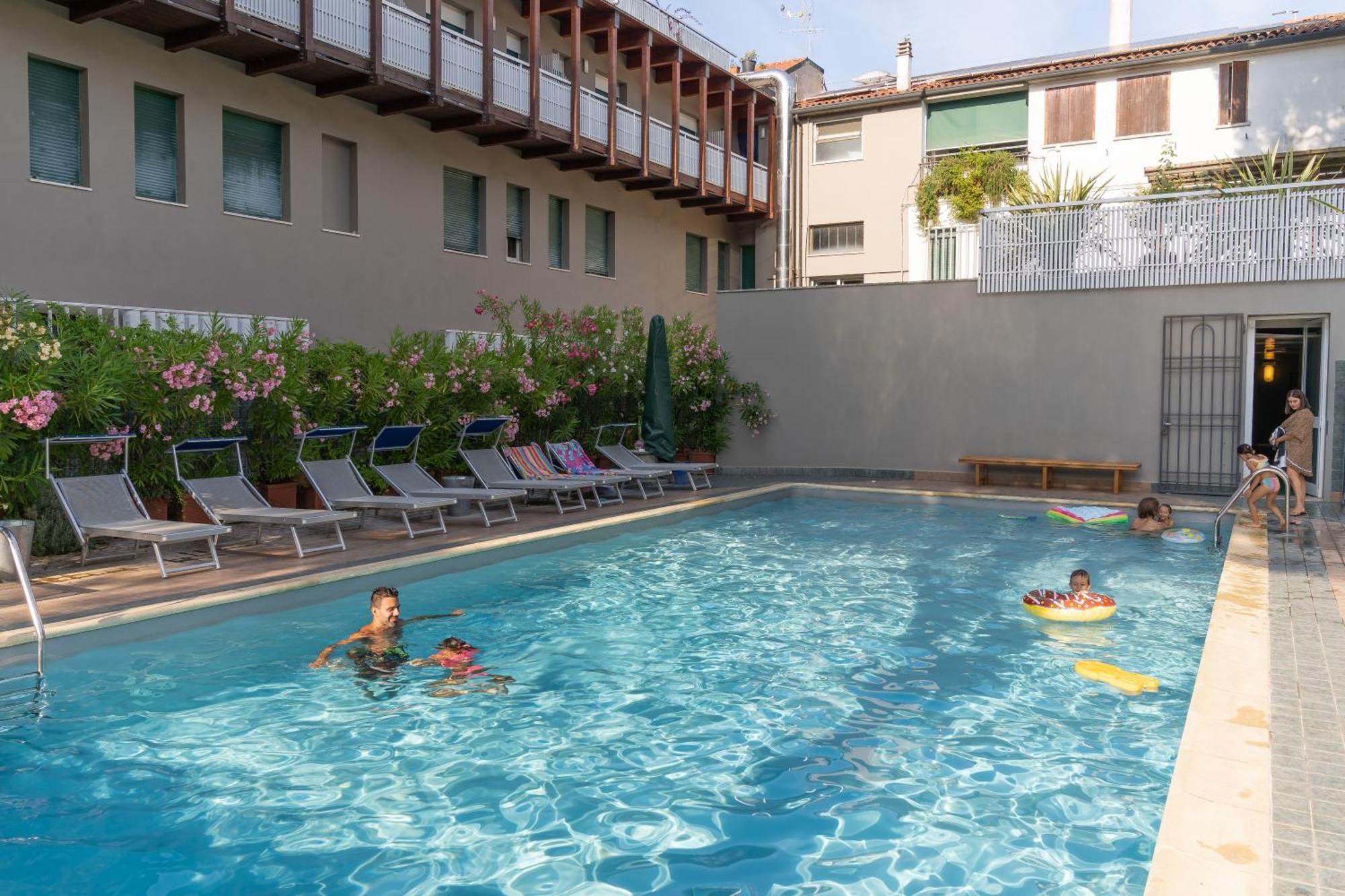 Hotel Columbia Marina Romea Exteriér fotografie